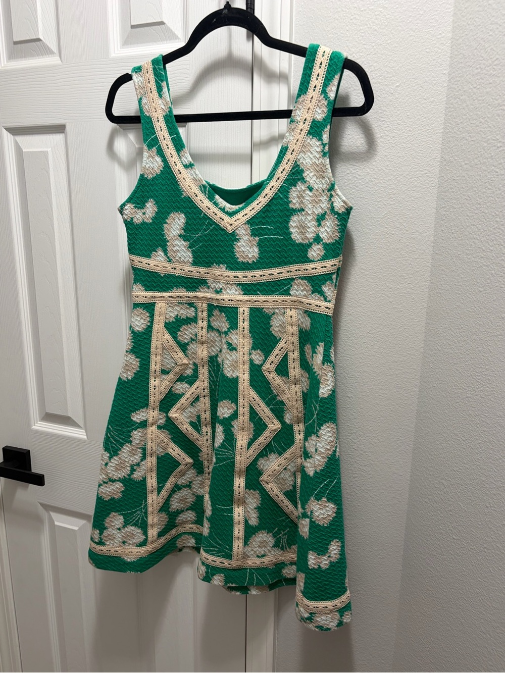 Maeve Sleeveless Green Floral Dress - Picture 3 of 5